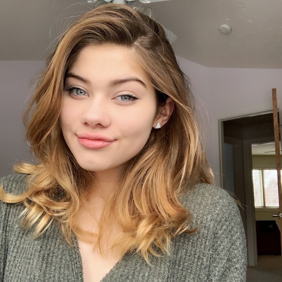 Meet your Posher, Bri - Picture 1 of 1